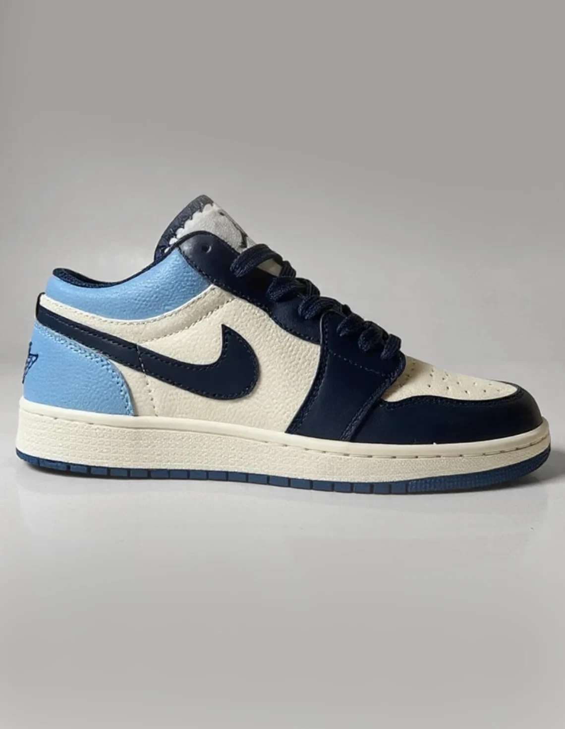 کتونی روزانه زنانه نایک Nike Air Jordan 1 Low LX W
