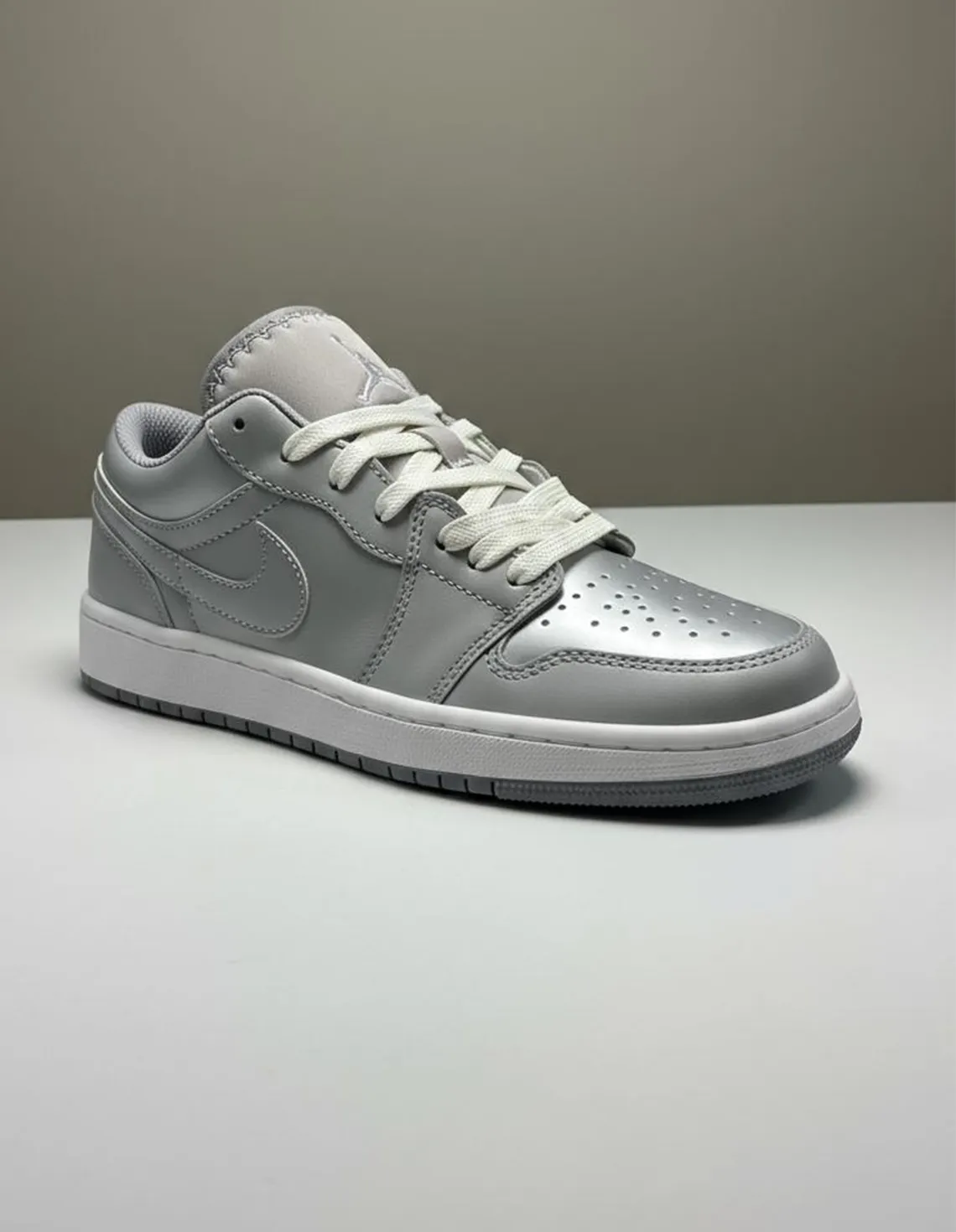 کتونی روزانه زنانه نایک Nike Air Jordan 1 Low LX W