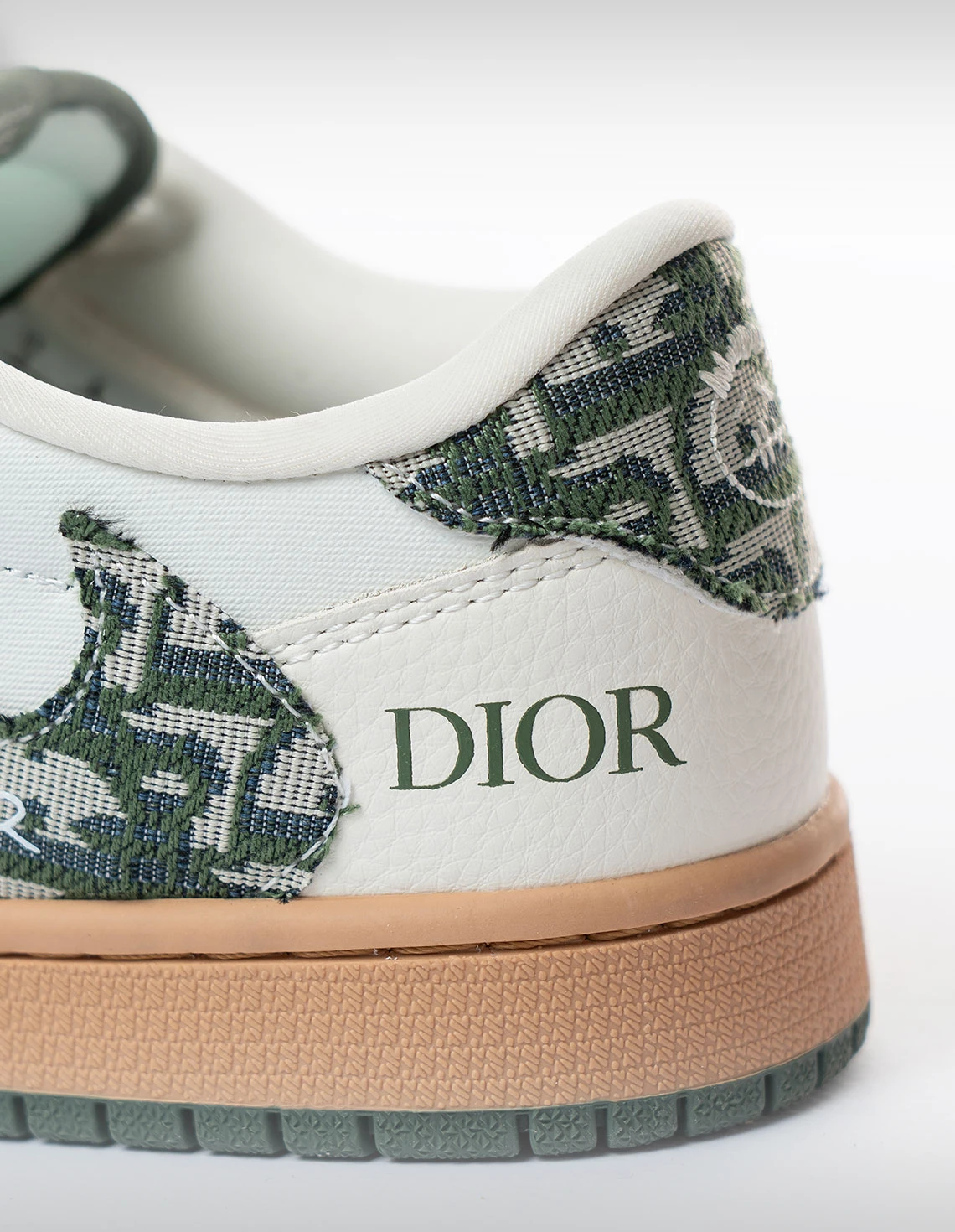 کتونی روزانه مردانه نایک Nike Air Jordan 1 Travis Scott  Dior M